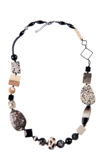 Бусы из микса полудрагоценных и недрагоценных вставок (бижутерия)