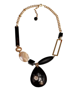 Колье из микса полудрагоценных и искусственных вставок (бижутерия)